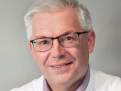 Porträt von Prof. Steffen Emmert